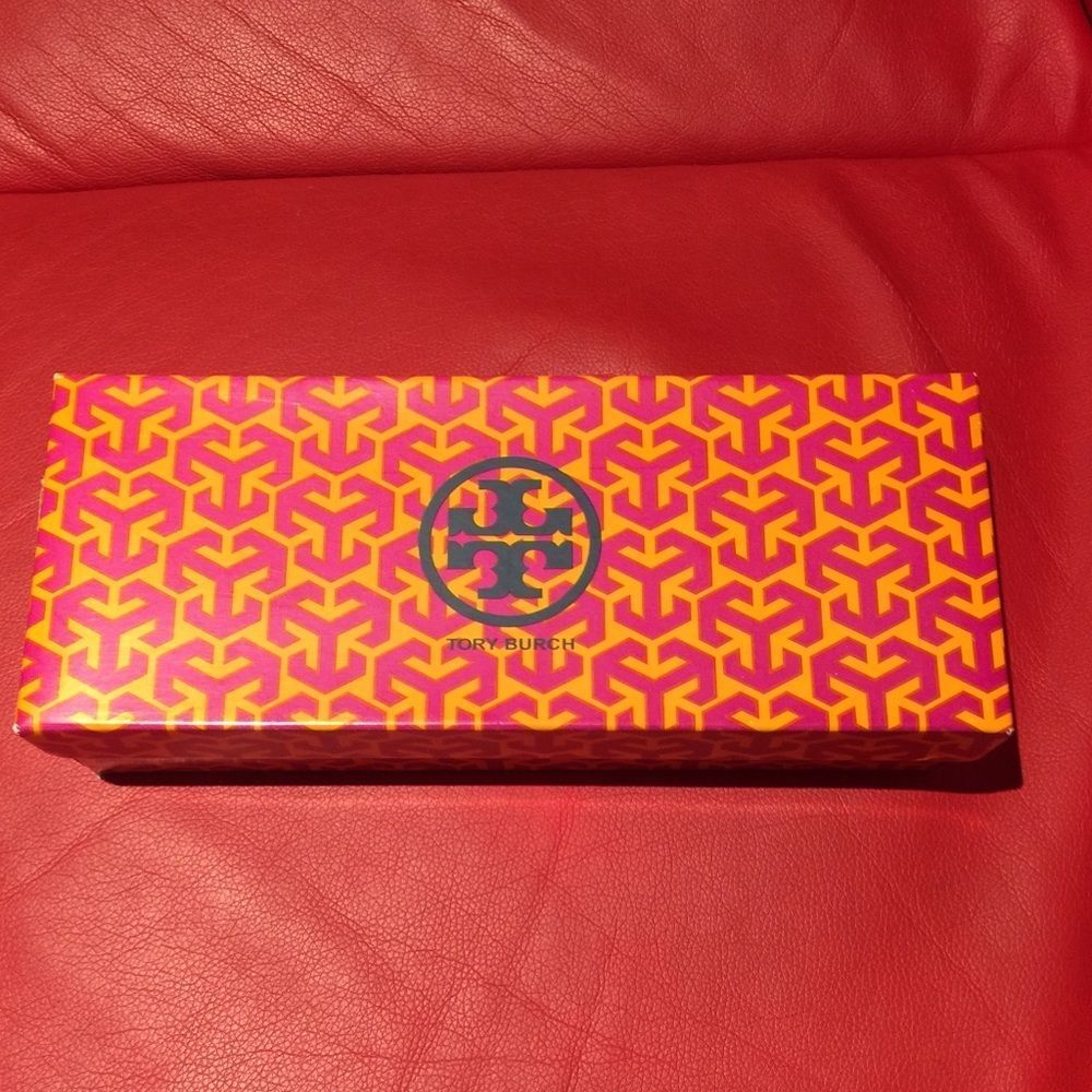 Tory Burch shoe box